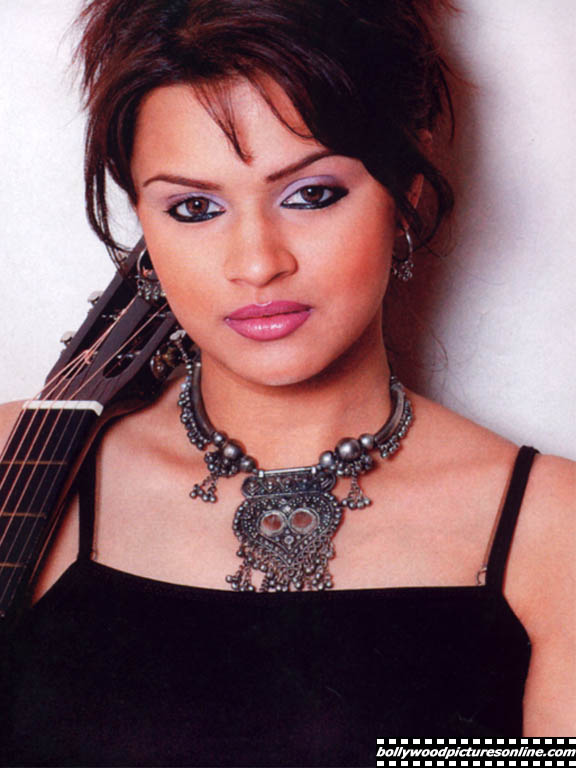 Aashka Goradia - aashka_goradia_001_lj.jpg