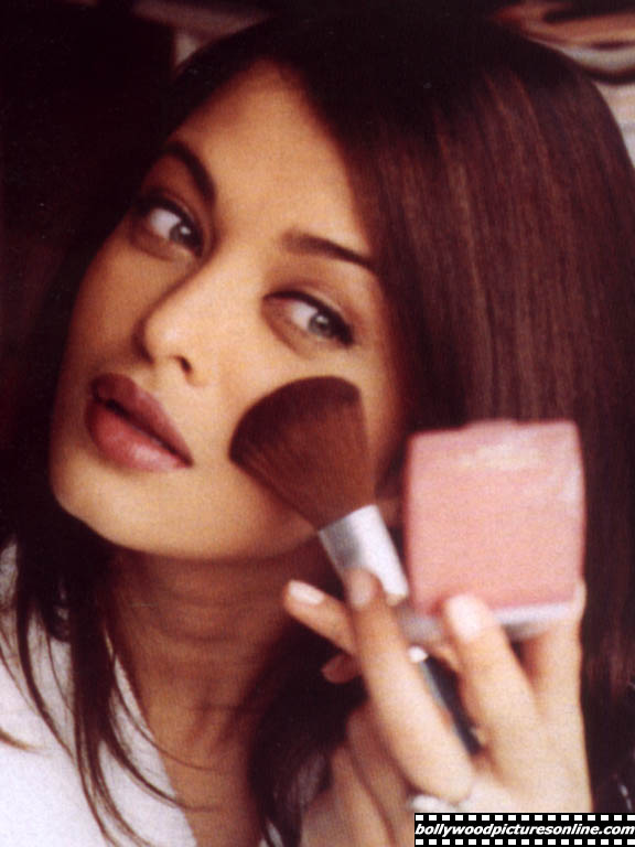 Aishwarya Rai - aishwarya_rai_016_vy.jpg