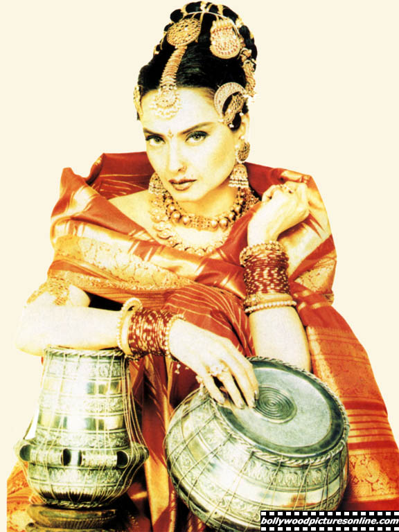 Rekha - rekha_009_um.jpg