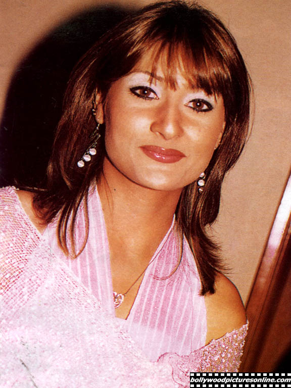 Urvashi Dholakia - urvashi_dholakia_001_dm.jpg